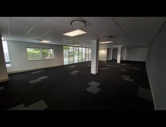 185M² OFFICE TO LET IN BRYANSTON